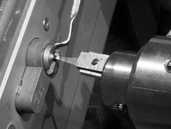 Alsancak'da kapı açma hizmeti